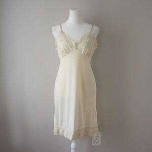 Vintage 1960's Van Raalte Slip Dress‎ Size S 100% Nylon
